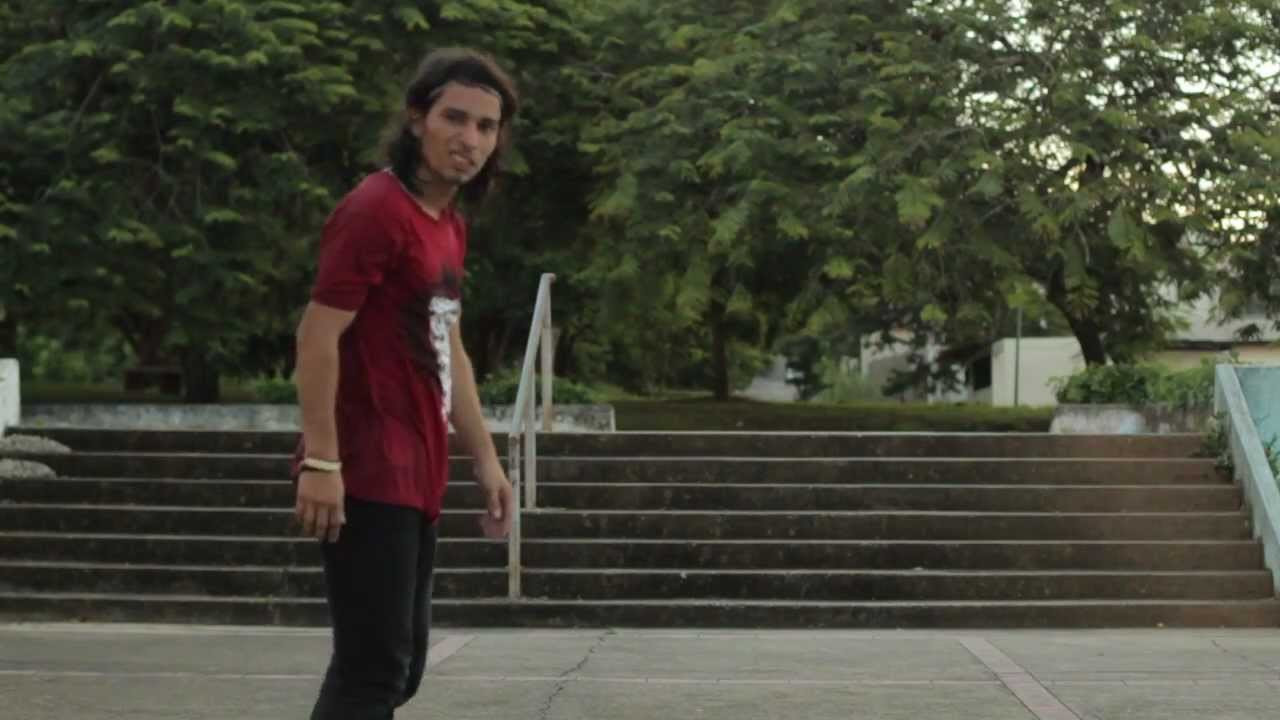 Leopoldo Perez batalla contra las 7 de El Bosque con un frontside flip.