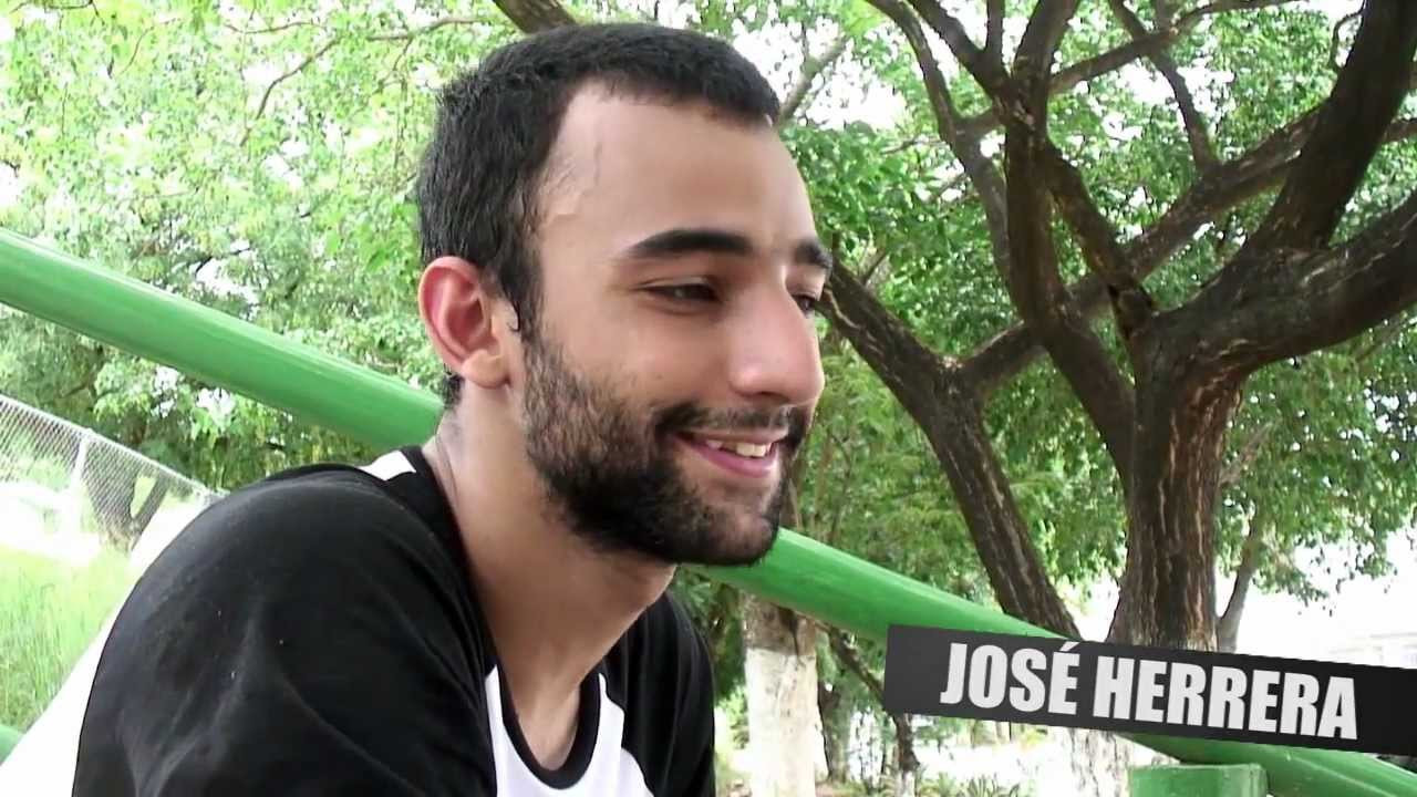 Una nueva edición de Cuatro Por Cuatro donde aparte de hacer 4 trucazos José Herrera nos cuenta interesantes historias donde El Topo no puede faltar.