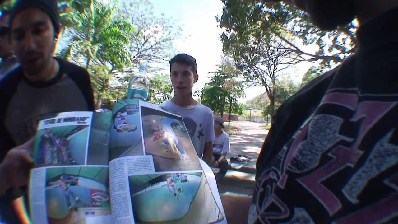 El 1er Mercadito Patinetero no sólo sirvió para comprar mucho más barato, patinar en Guaparo y pasar un sábado diferente. Sino que fué la oportunidad de entrar en la máquina del tiempo y ver unas viejas publicaciones de patineta venezolana cortesía de Carlos Sutrún. CULTURA PATINETERA www.culturapatinetera.com