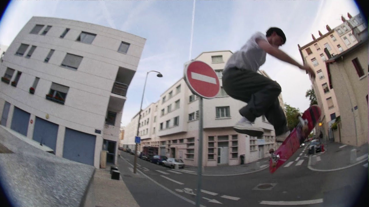 The Place Road Trip was a 2017 French/Dutch/German/Swedish comedy bus tour directed by Daniel Pannemann, Roland Hoogwater and Danny Sommerfeld and written by Franz Grimm.<br /><br />The bus stars all the above in addition to Peter Buikema, Valentin Cafuk, Valentin Bauer, the brothers Sondre Mortensen and Amandus Mortensen and Malte Spitz. The team went on a 2,000km journey through Germany and France.<br /><br />They soon found out to their shock and horror that their final destination is doomed to be Disneyland Paris. Upon entering the park, they immediately discover that the castle in the world famous Walt Disney Resort is not in fact real and that ticket prices are lower on the internet.<br /><br />Filmed and edited by Peter Buikema.