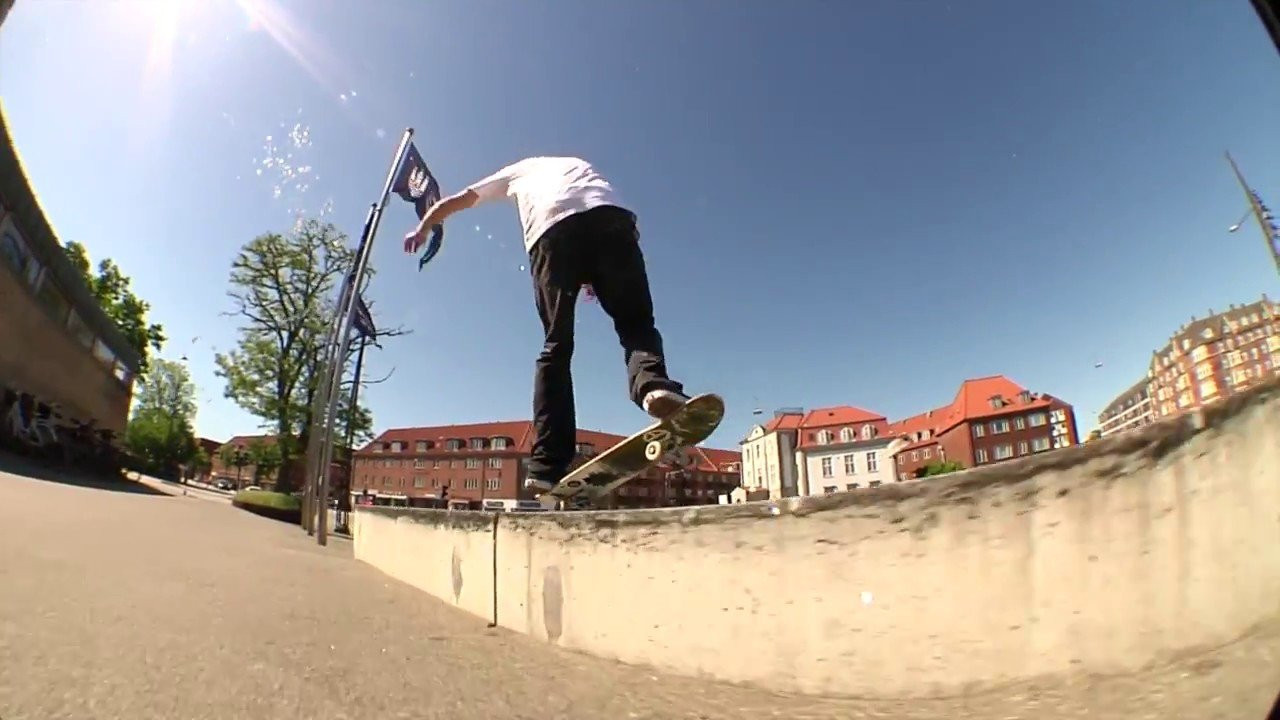 Little did we know, Copenhagen is one step closer to paradise. We just got back from CPH Pro’17, and for the most of us, it was actually the very first time. While we were on our way to the capital with the world famous mermaid and probably the biggest and coolest contest in the world, we got a call from Henning Tapper (Cleptomanicx TM) asking if we would be interested in releasing their latest tour article. The answer was clear, allthough we did not even saw the video or any of those photos. It’s a trust thing and if you know that Niklas Speer von Cappeln, Jan Hoffman, Tjark Thielker, Benjamin Vogel and Dennis Laass went on a trip to a huge skate park that looks like Copenhagen, you better put all your trust in it.<br />Copenhagen does it the right way and so did the Cleptomanicx team with this film.