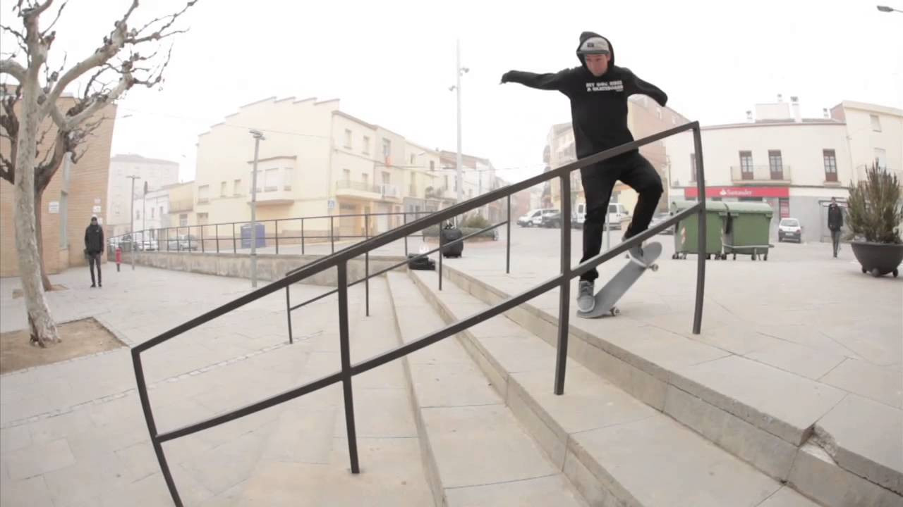 Check this sesh Roger did at this Rail. Even the 0 degrees couldn´t stop Roger.<br />Film & edit - Alex Braza<br />Music - Sunny Faces by Henries Holborn<br />www.jartskateboards.com<br />www.facebook.com/jartskateboards<br />@jartskateboards