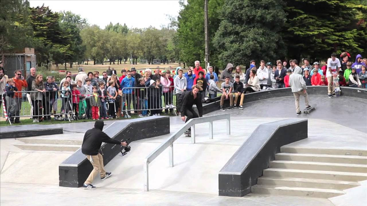 Mark Frölich, Roger Silva, Ben García, & Adrien Bulard shredding at the new park in Saint- Nazaire.<br />Film - Manuel Aguilar & Alex Braza<br />Edit - Manuel Aguilar<br />www.jartskateboards.com<br />www.facebook.com/jartskateboards<br />@jartskateboards