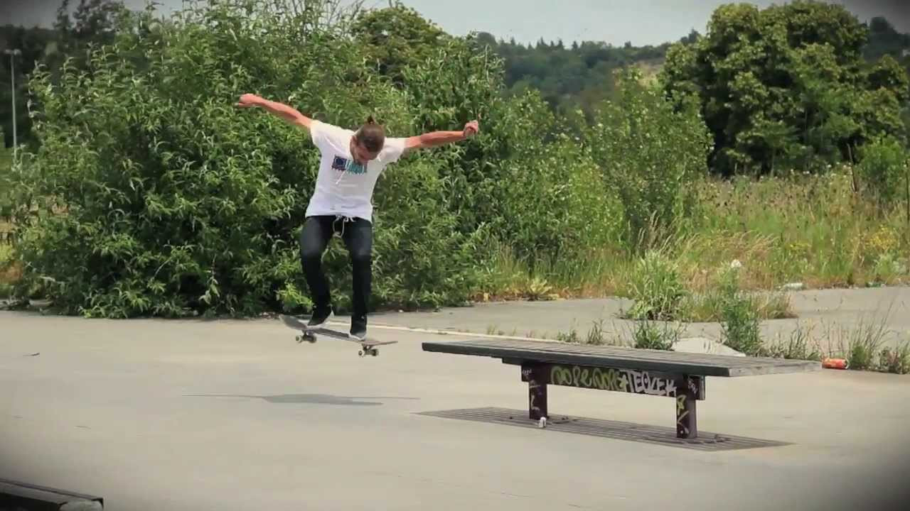 We been to South France to do a demo during the Légendes Urbaines and we made some street skating with Paul Porteix, Paul Austin, Iván Rivado & Fran Molina. Hope you enjoy it like us.<br />Film - Dani Millán<br />Aditional filming - Alex Braza<br />Edit - Dani Millán<br />Music - Here comes the sun by Abbott Dowd<br /> Final Threath by Henries Holborn<br />www.jartskateboards.com<br />www.facebook.com/jartskateboards<br />@jartskateboards
