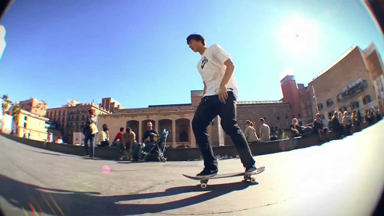 Denny came to Barcelona for a short stay but he had enough time to put some stile on the streets!