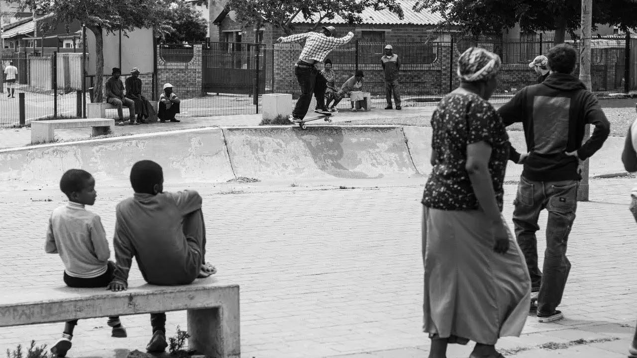 The aftermath of House of Vans in Johannesburg. The South African and European Vans team went on tour throughout Johannesburg and Pretoria linking up with locals on the way.<br /><br />Filmed by: Joubert Van Staden, Christopher Walters, Mosako Chalashika, Alex Williams<br /><br />Edited by: Joubert Van Staden<br /><br />Thumbnail by: David Shiffman<br /><br />Photos by: David Shiffman & Mosako Chalashika<br /><br />Featuring:<br />Alex Williams<br />Aleksi Sourovaara<br />Ethan Cairns<br />Hugo Westrelin<br />Helena Long<br />Kyle Kheswa<br />Marcelino Rodrigues<br />Schianta Lepori<br />Thabiso Mashiyakgomo<br />Yann Horowitz<br /><br />website // https://bubbleskatemag.com/<br />instagram // https://www.instagram.com/bubbleskatemag/<br />tiktok // https://www.tiktok.com/@bubbleskatemag