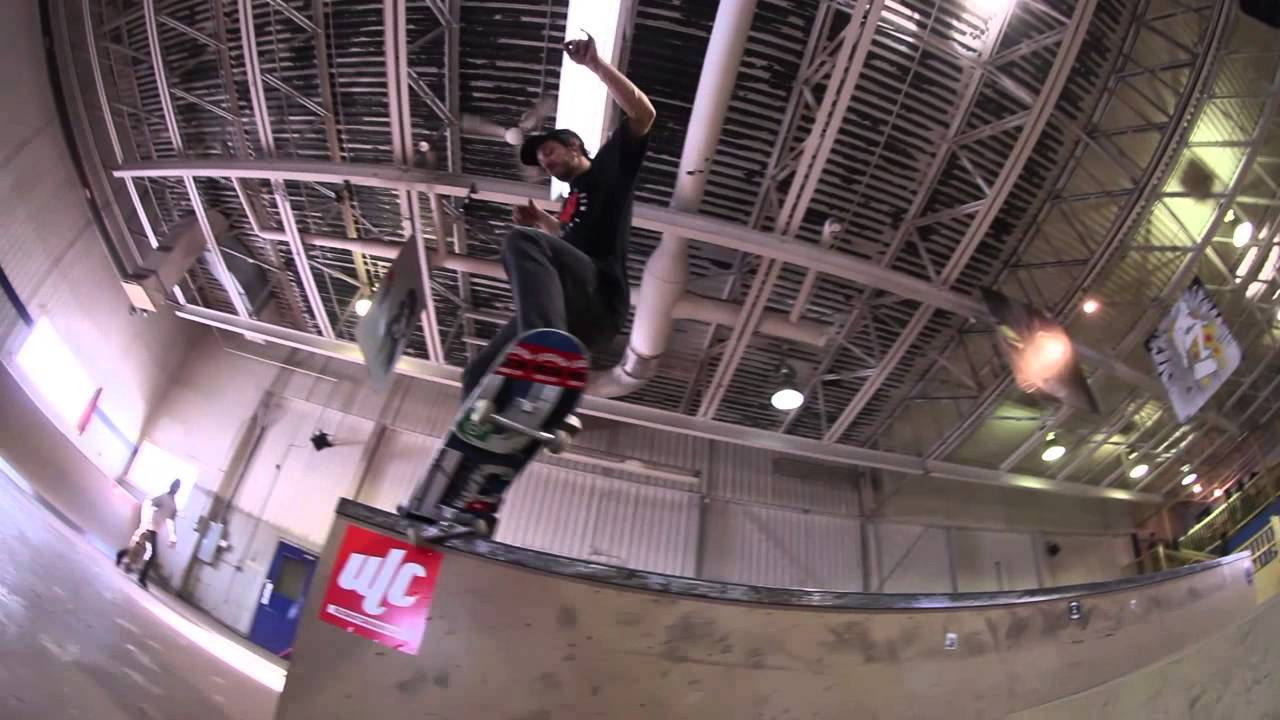 Filmed by Frenchie & Vincent Métivier Bergeron<br />Edited by Frenchie<br />http://www.ulcskateboards.com/<br />http://eyeshootmore.blogspot.ca/<br />http://www.localskateparc.com/