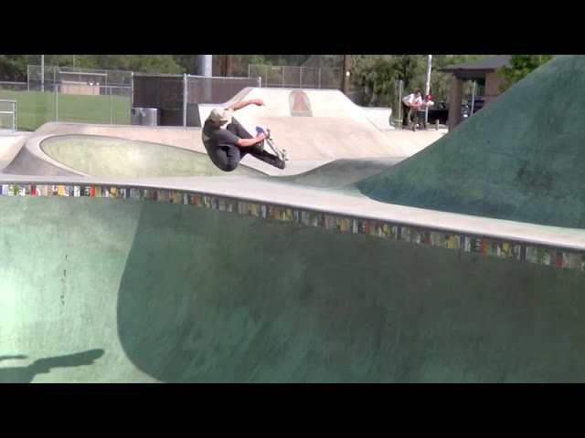Shop Volcom: http://bit.ly/VolcomSkate<br /><br />Volcom brought a handful of team riders to the shop for a meet 'n' greet with some skating sprinkled on top, check the recap to see the dudes put on a show in the big bowl!<br /><br />Shop Volcom: http://bit.ly/VolcomSkate<br /><br />Filmed & edited by Chandler Beck<br /><br />Had your Daily Dose? Get yours HERE: http://bit.ly/1y49Ync<br /><br />Want to see more Skate Warehouse videos on the regular? <br />Subscribe to our YouTube Channel to stay plugged in. Go skate! http://www.youtube.com/wwwskatewarehousecom<br /><br />Facebook: https://www.facebook.com/SkateWarehouse<br />Twitter: https://twitter.com/skate_warehouse<br />Instagram: http://instagram.com/skatewarehouse<br />Google+: https://plus.google.com/+SkateWarehouse/