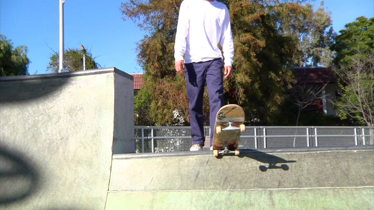 Shop: bit.ly/1rpFiXC<br />We know a lot of you out there already have this down, but here's a trick tip for the beginners out there. Adam teaches you to drop in, step-by-step, to get your rollin in the bowls. Tune in!<br /><br />Shop: bit.ly/1rpFiXC<br /><br />Filmed & Edited by Chandler Beck<br /><br />Had your Daily Dose? Get yours HERE: http://bit.ly/1y49Ync<br /><br />Want to see more Skate Warehouse videos on the regular? <br />Subscribe to our YouTube Channel to stay plugged in. Go skate! http://www.youtube.com/wwwskatewarehousecom<br /><br />Facebook: https://www.facebook.com/SkateWarehouse<br />Twitter: https://twitter.com/skate_warehouse<br />Instagram: http://instagram.com/skatewarehouse<br />Google+: https://plus.google.com/+SkateWarehouse/