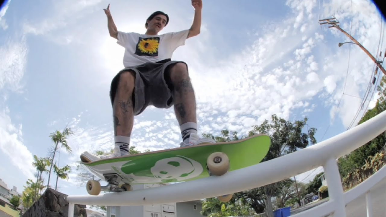 Deedz and Pekka bounce around Honolulu, hitting the park and a few crusty gems before linking up with Arto at Wallows. <br /> <br /> Keep up with Thrasher Magazine here:<br /> http://www.thrashermagazine.com<br /> http://www.facebook.com/thrashermagazine<br /> http://www.instagram.com/thrashermag<br /> http://www.twitter.com/thrashermag