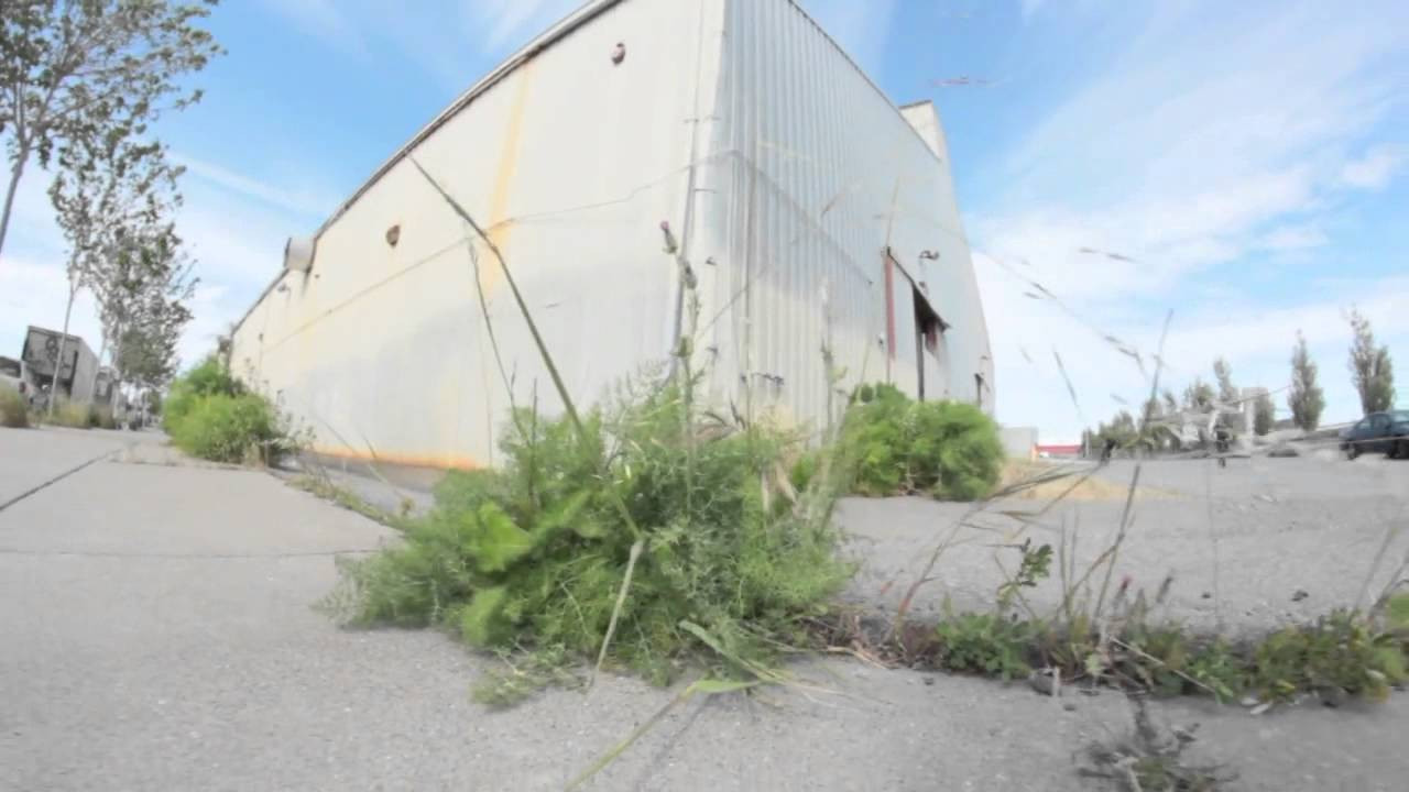 This is a short film featuring Teppei and Marco from Japan. Skateboarding and bike riding at 3rd one nice spring day. Filmed and edited by Ando for FTC<br />2011