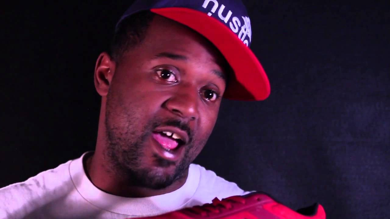 Jabari Pendleton tells us how the New Dc Mike Mo signature shoe works for him in his everyday life and gives us some insight in to the tech features that make the New DC Mike Mo signature shoe so special.<br />Filmed and edited by Ando for FTC / DC <br />2013