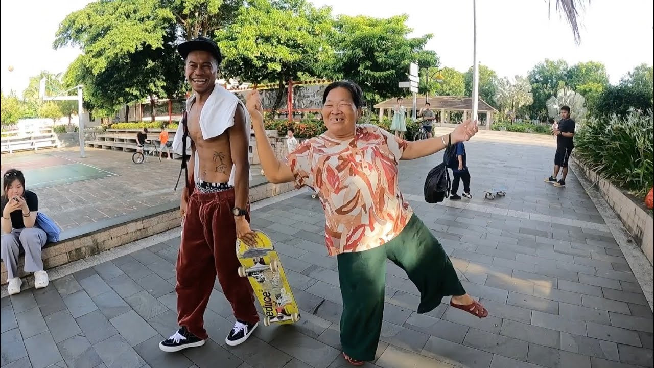 In June 2024, Preduce team got invited to join a skate park opening and Go Skateboarding Day in Wanning, China. Check out this vlog video from this trip with Joseph Sirinut, Fifa Tintarn, Jasper Dohrs. The event was a blast! Thank you Millennial team for taking good care of us while we are there! <br /><br />เมื่อเดือนมิถุนายนที่ผ่านมา ทีมพรีดิ๊วซ์ได้รับเชิญให้ไปร่วมงาน Go Skateboarding Day 2024 ที่ Wanning ประเทศจีน สนามสเก็ตบอร์ดพึ่งจะสร้างเสร็จใหม่ๆสดๆร้อนๆ และในทริปนี้เรามีน้องเวหากับพ่อนุ มาร่วมทริปกับพวกเราด้วย มาชมวีดีโอ vlog แบบเพลินๆ ขอบคุณทีมงานจาก Millenial ที่เชิญเราไปร่วมงานด้วยครับ ทริปนี้สนุกมากๆ <br /><br />#Preduce