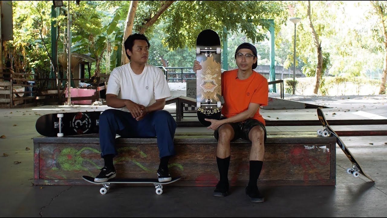 สเก็ตบอร์ดชุด complete ใหม่ลาย "วานร" จาก Preduce! สั่งออนไลน์ bit.ly/PRDCcompletes ประกอบพร้อมเล่น! เหมาะสำหรับคนที่อยากจะหัดเล่นสเก็ตบอร์ดคุณภาพเยี่ยมในราคาประหยัด แผ่นสเก็ตบอร์ดทำจากไม้ maple แคนนาดาอัดด้วยกาว epoxy resin ทนทานเป็นพิเศษ ล้อพรีดิ้วซ์คุณภาพเด้งและแข็งเช่นเดิม ทรัค แบริ่งและชิ้นส่วนต่างๆก็คุณภาพระดับโปรเช่นกัน! มีไซส์ 8.0" หรือ 7.75" ให้เลือก ล้อ Preduce 52mm ทรัคอะลูมิเนียม 100% พร้อมแบริ่ง Abec 7! รับประกันสินค้า 90 วันต่อข้อบกพร่องในการผลิต<br /><br /><br />จัดส่งฟรีทั่วประเทศ หรือเข้ามาเช็คที่ร้าน Preduce สยามซอย 1! <br /><br /><br />The new Preduce "wa-non" complete is here, order now bit.ly/PRDCcompletes! Ready to ride right out of the shop with 7 ply North American, single pressed, epoxy resin deck, quality high-grade 100% aluminum lightweight trucks with high rebound bushings, 52mm Preduce urethane wheels and abec 7 bearings! Guaranteed against manufacturer defects for 90 days! Free shipping on any orders inside Thailand and fast/cheap international postage options! Or come in to Preduce Siam to check the goods now!<br /><br /><br />🔥 Follow us:<br />Facebook: http://fb.com/preduce<br />Skate Instagram: http://instagram.com/preduce_skateboards<br />Shop Instagram: http://instagram.com/preduceshop<br />💰 Online shop: https://www.preduce.com/collections/all<br />#Preduce #PreduceShop #ThailandSkateboarding