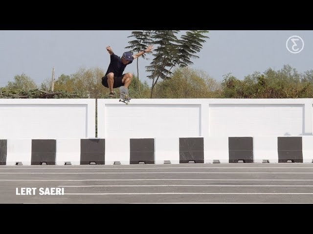 ทีมพรีดิ้วซ์ ไปทัวภาคใต้ช่วงต้นปีที่ผ่านมา ชม เก่ง จักรินทร์, เลิศ แซ่หลี, อ๊อด สุริยัน, แอ๊ปซา เลเบห์, ฟีฟ่า ติณณ์ทาน, และเพื่อนจากทีม Tricket เจิม มาแจมทริปด้วย<br /><br />ชมคลิป “หรอยแรง!” และไปดูรูปภาพสวยๆของทริปนี้ในแมกกาซีนแจกฟรี Wandering ได้แล้วตามร้านสเก็ตชั้นนำทั่วเอเชีย! 🇹🇭<br /><br />Preduce did a trip to the southern provinces of Thailand earlier this year called Roy Rang tour!<br /><br />Check Geng Jakkarin, Lert Saeri, Aod Suriyan, Absar Lebeh, Fifa Tintarn and guest Jerm Sothichai rip it in the South!<br /><br />Peep the article from the trip in Wandering mag issue 5<br /><br />Thanks to Vans Thailand for making the trip possible.<br /><br />Video by Janchai Montrelerdrasme<br /><br />#preduce #vansskate #ThailandSkateboarding