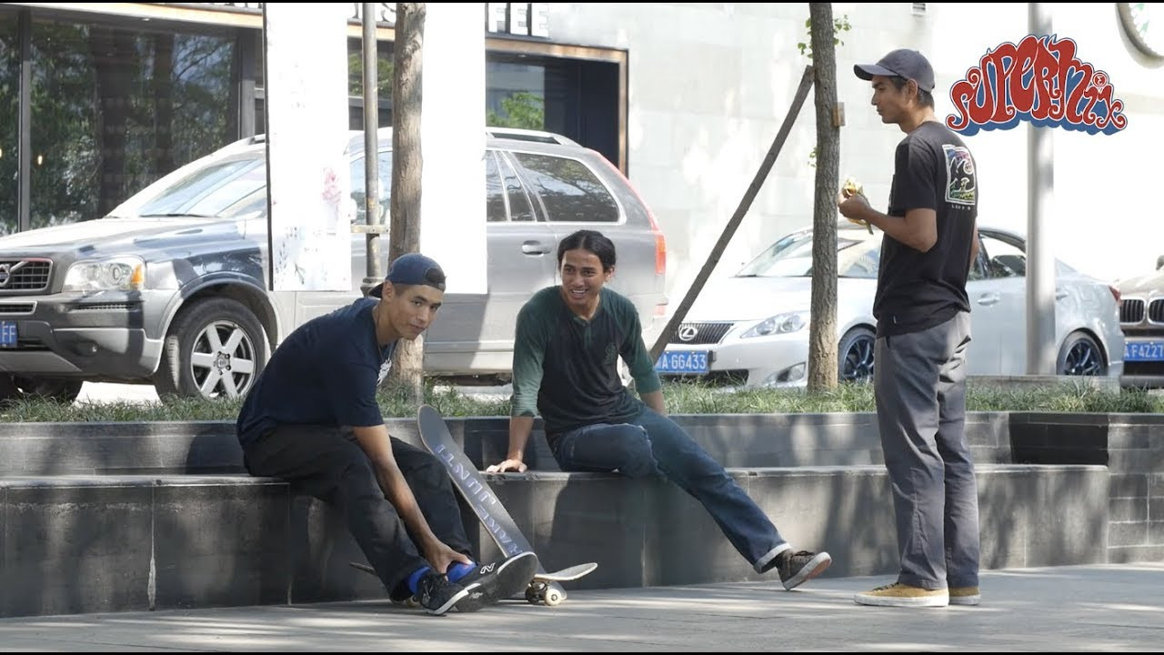 ต่อกันด้วยเบื้องหลัง Preduce SuperMix สนุกๆกันต่อ มีล้มบ้าง เหนื่อยบ้าง ดูเต๋า, ลีวาย, เดมิด, เลิศ, และแอ๊ปซา กันว่ากว่าจะได้มาแต่ละคลิป มันไม่ง่ายเลยจริงๆ<br /><br />Watch the fun times and struggles happening while filming for the Preduce SuperMix video. Check out some behind the scenes clips from Tao, Levi, Demit, Lert and Absar now! Sit back and enjoy the edit!<br /><br />🔥 Follow us:<br />Facebook: http://fb.com/preduce<br />Skate Instagram: http://instagram.com/preduce_skateboards<br />Shop Instagram: http://instagram.com/preduceshop<br />💰 Online shop: https://www.preduce.com/collections/all<br /><br /><br />#Preduce #PreduceSuperMix #SuperMixRaw #ThailandSkateboarding