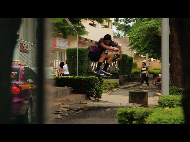 วีดีโอเบื้องหลังของ เต๋า กิจพูลลาภและทีมพรีดิ้วซ์ช๊อป ระหว่างถ่ายทำวีดีโอ "สวัสดี" ครับ! <br /><br />Watch a little behind the scenes clips of Tao Kitpullap and Preduce shop team while filming for "Sawatdee" video.<br /><br />Leo Anzevui<br />Peter Petcharattana<br />Mark O'Grady<br />Mark Atipat<br />Simon Pellaux<br />Ryan Sripaesatja<br />Tao Kitpullap<br /><br />www.preduce.com