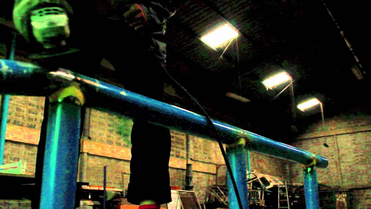 This is a promo video for the Adidas 3 stripes 3 spots contest in collaboration with Preduce that will happen on the 06.08.2011 under the Rama VIII bridge in Bangkok.<br /><br />More info here: http://preduce.com/article_detail.aspx?id=178