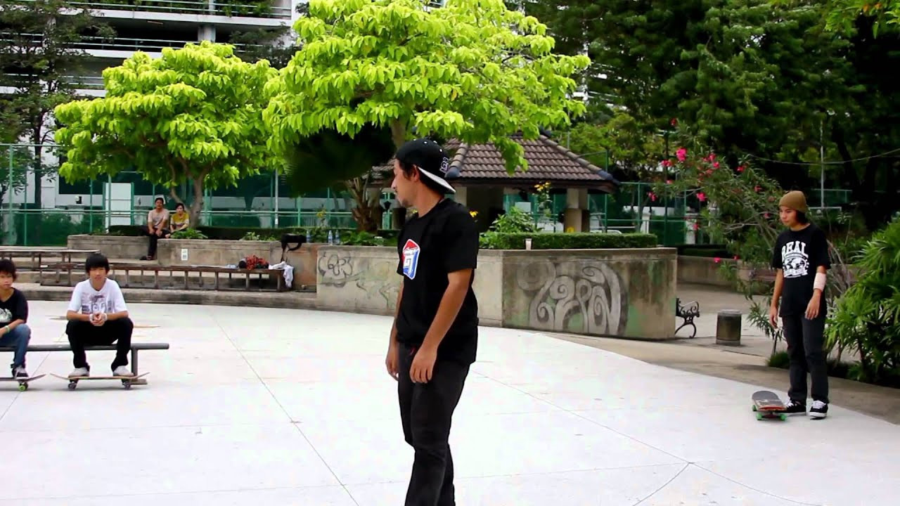 Peter Petcharattana vs. Ply Sittichok<br /><br />For more infos, please visit http://www.facebook.com/ThaiSkateGame<br /><br />Organized by Janchai Montrelerdrasme