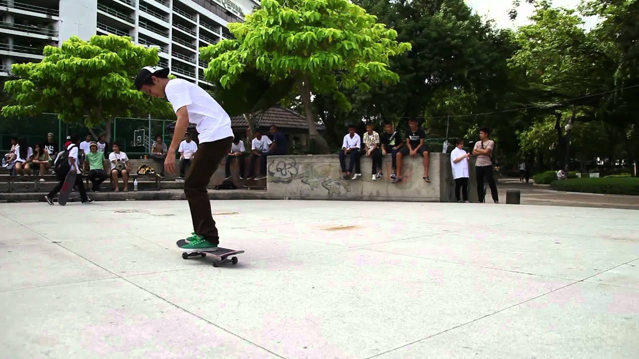 Tunn Phataphong vs Kiattipong Sriwikun<br /><br />For more infos, please visit http://facebook.com/thaiskategame