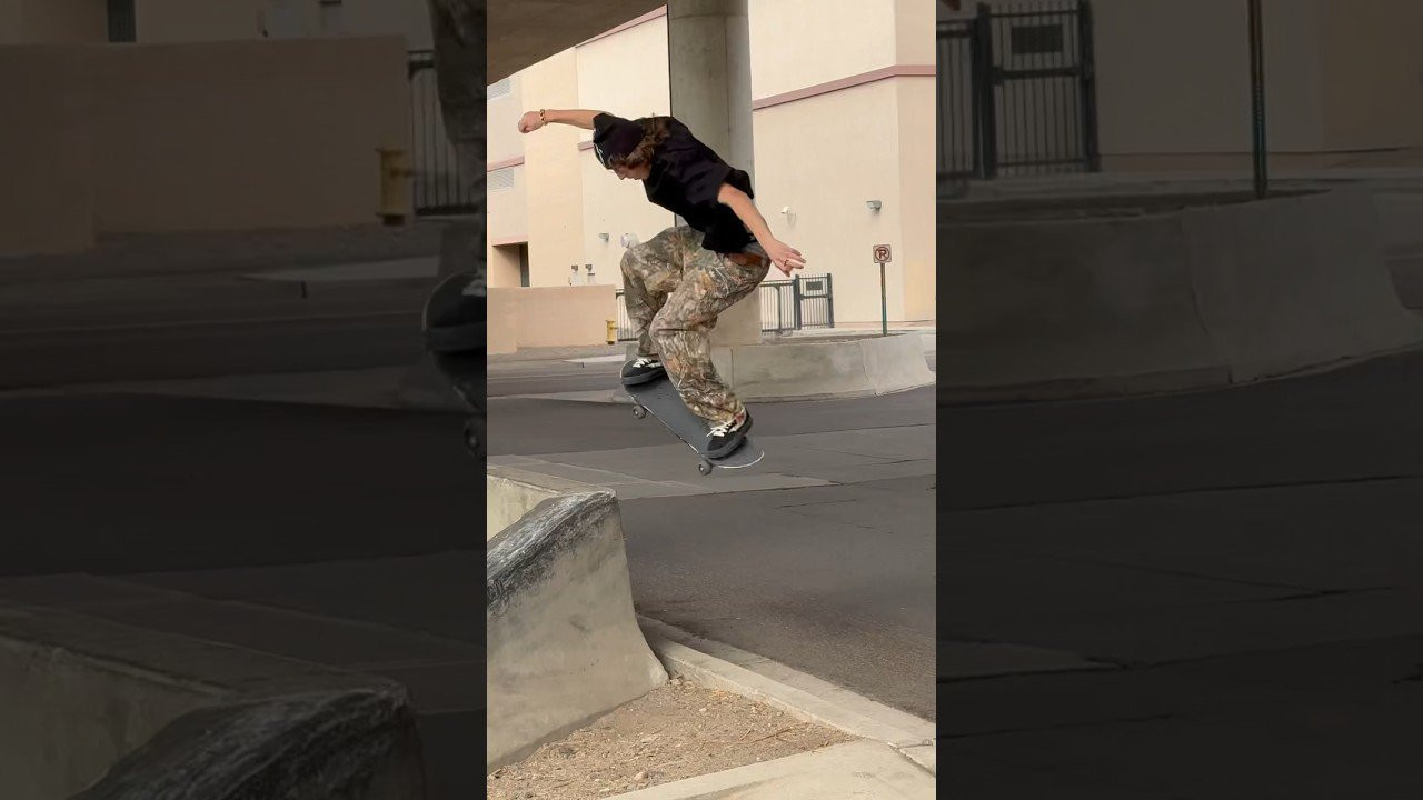 #ahappymediumskateboarding #lazercrawford