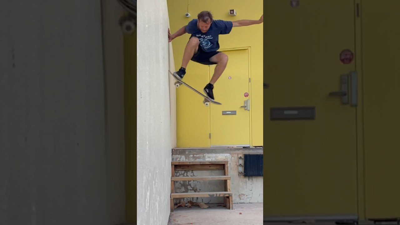 #ahappymediumskateboarding #johnmotta