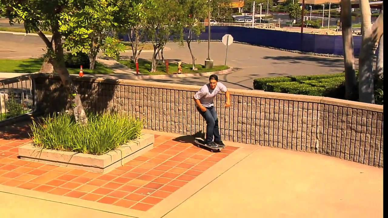 Jordan Hoffart shows us his noseslide skills