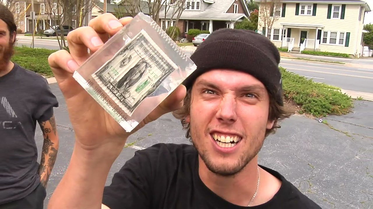 EXOSHOP presents CHRONOLOGY, a full length skateboard video by Charles Giroux <br /><br />Featuring:<br />Morgan DT<br />Sam Brown<br />Julien Leclerc<br />Alex Morin<br />David Dallaire<br />JP Pouliot<br />Jo Daigle<br />Jean-Raph Veilleux<br />PIF