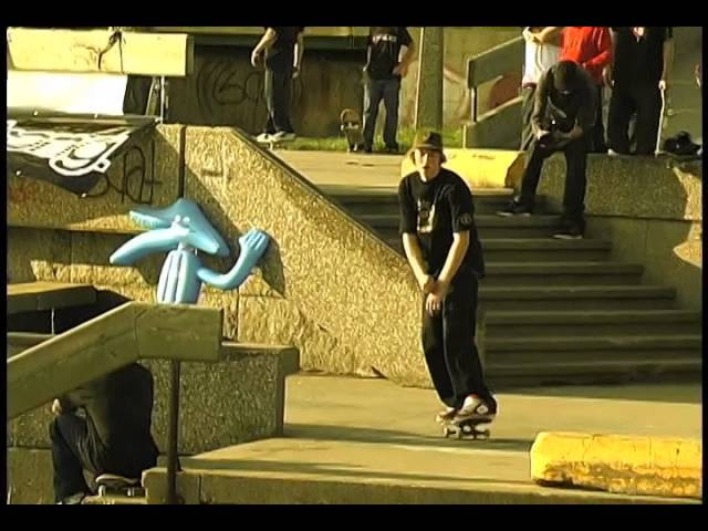 Yan Fily-Paré, Yan Burner, Alex Imbo, Jean-Raph Veilleux, Louis Grégoire, Jo Quirion, Alex Morin, Phil Asselin, Jean-Mich Gaudreault, Frank Fily-Paré, Sam Brown.<br /><br />Réalisation, montage et effets visuels par Jean-Michel Gaudreault<br />Caméra: Éric St-Laurent, Alex Mercier, Guillaume Cloutier, Dave Dumas, Jean-Michel Gaudreault