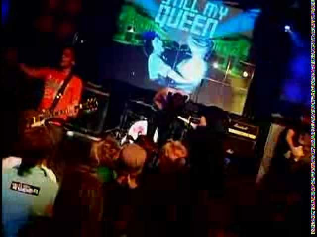 Still My Queen live au Monkey de Québec en 2006.