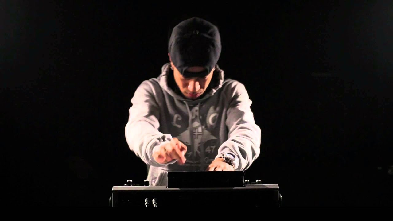 A month after releasing his highly-anticipated mixtape For Professional Use Only, AraabMUZIK delivers a behind-the-scenes video for the instrumental banger, "The Prince Is Coming" which was recorded during the music video shoot and presented by L-R-G and TrillHD.com. Keep an eye out for future tour dates with AraabMUZIK in cities like Brooklyn, Atlanta and New Orleans and peep the entire music video for "The Prince is Coming" at TrillHD.com<br /><br />Follow<br />https://twitter.com/LRGClothing<br />https://twitter.com/AraabMuzik<br />https://twitter.com/LiveMixtapes<br />https://twitter.com/TrillHD