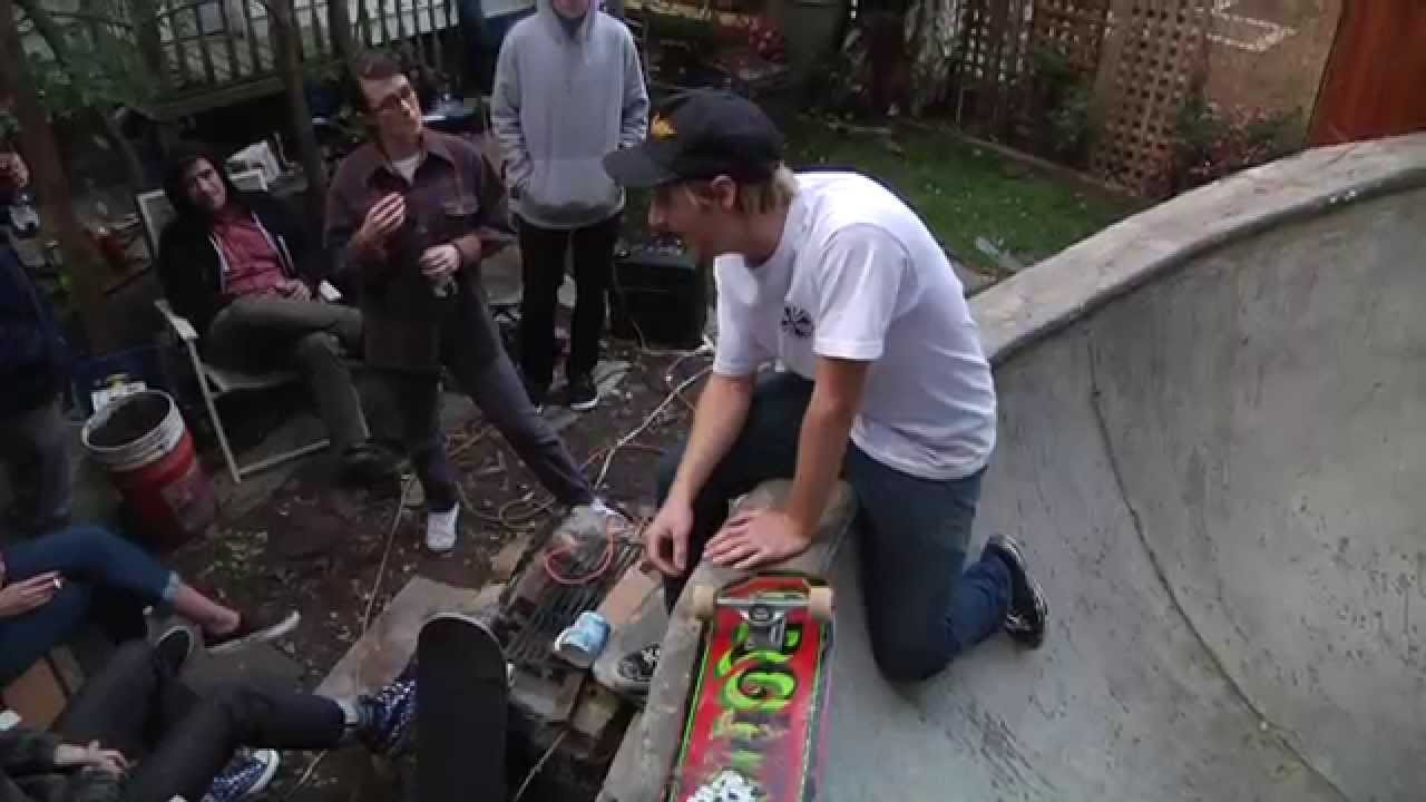 Filmed By: Richard Quintero<br />Edited By: Alexis Castro & Ian Michna<br />When Fritz Mead moved to NYC, there wasn’t any space left in his friends’ house for him, so he came up with an idea – he’d just build his own room. Moving into their backyard, Fritz built a tiny 1 person house entirely from scratch, where he lives and sleeps in all year around. The project went so well that he started expanding, using the micro house as the foundation for the construction of a full sized bowl. These days you can stop by the backyard anytime and find a healthy crew of people hanging out, skating and enjoying the fruits of Fritz and his friends' labor. Continuing our locals series, we skated over to Bedstuy in Brooklyn and documented Fritz’s story with support of Levi’s Skateboarding.<br /><br />FULL ARTICLE: http://www.jenkemmag.com/home/2014/11/24/locals-fritz-meads-mini-house-backyard-bowl/