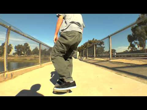 Taylor Bingaman and Silent Mike warm up before getting down to business.