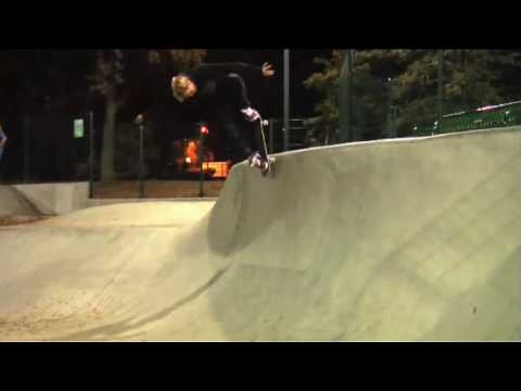 Chad Bartie breaks down the backside noseblunt.