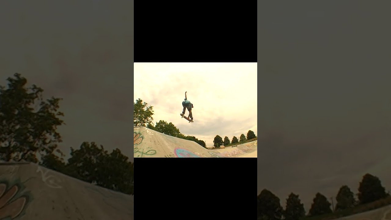 Fistful of Loonies clip of the week from August 13th 2010. Jay, Terry, Mortal and Sam get warmed up at the Warden park.