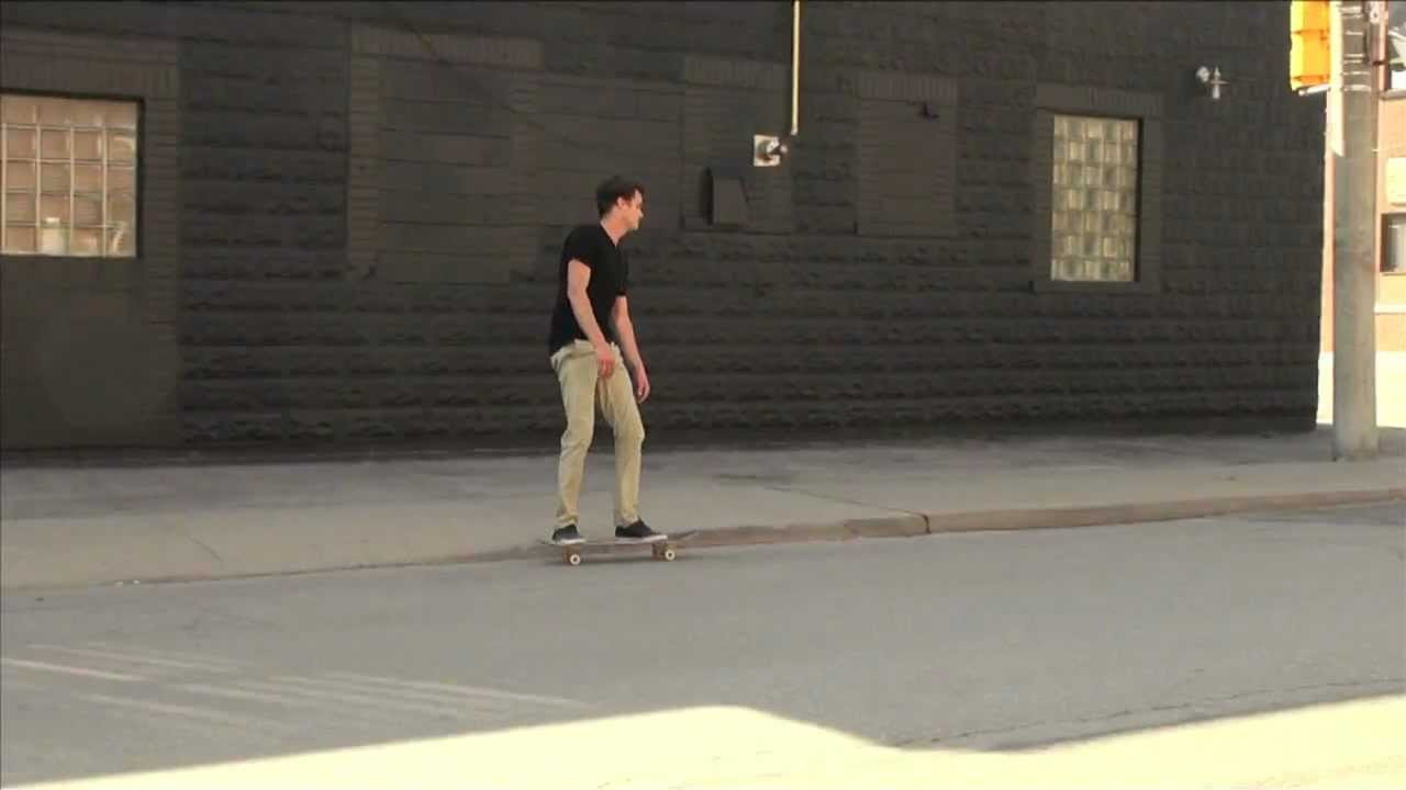 A couple clips from a session this weekend... Phil always seems to amaze me with his ability to eat shit even while he's supposed to be "taking it easy" because of a cold and nursing injuries. Some Z Roy footy as well for good measure.