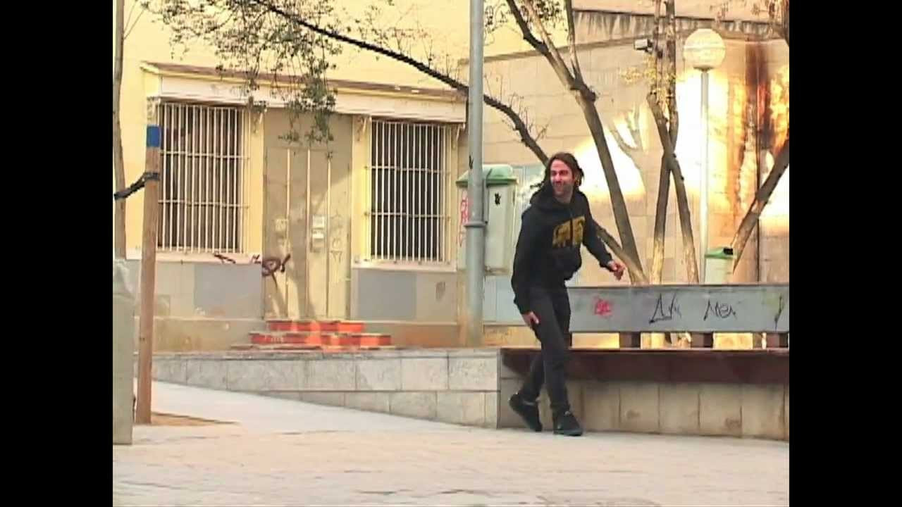 Adam can't recall Spain but with a little help from Al Jarreau & Big Osk hopefully he can remember that he dislikes spanish dogs.