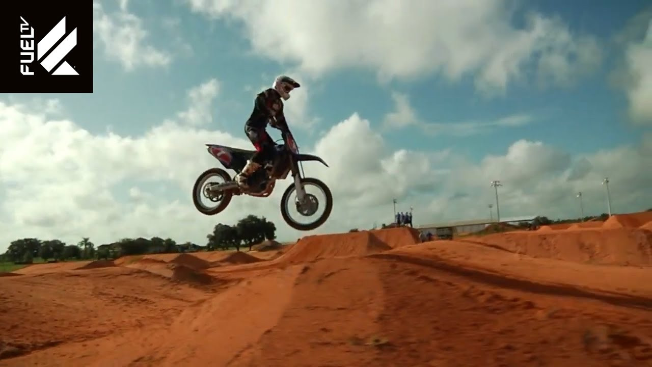 James “Bubba” Stewart is sidelined after a shoulder injury forces him to skip the X‑Games and return home to Haines City. Bringing along French ex‑pro racer Eric Sorby, they find the compound unusually quiet—Malcolm’s away recovering from shoulder surgery.<br /><br />Their calm is shattered when loud‑mouth FMX star Todd Potter rolls in and whisks James and Eric away on a wild Orlando road trip. With non‑stop stops to hit on girls, shop, club, and golf, Todd challenges James to break out of his shell and let loose.<br /><br />🛹 Thanks for subscribing! 🛹 https://youtube.com/@fueltv?sub_confirmation=1<br /><br />Watch more at https://fuel.tv<br /><br />#BubbasWorld #JamesStewart #Motocross #Supercross #TheTrip #FUELTV #ToddPotter #EricSorby #MotocrossReality #RoadTrip #AthleteLife