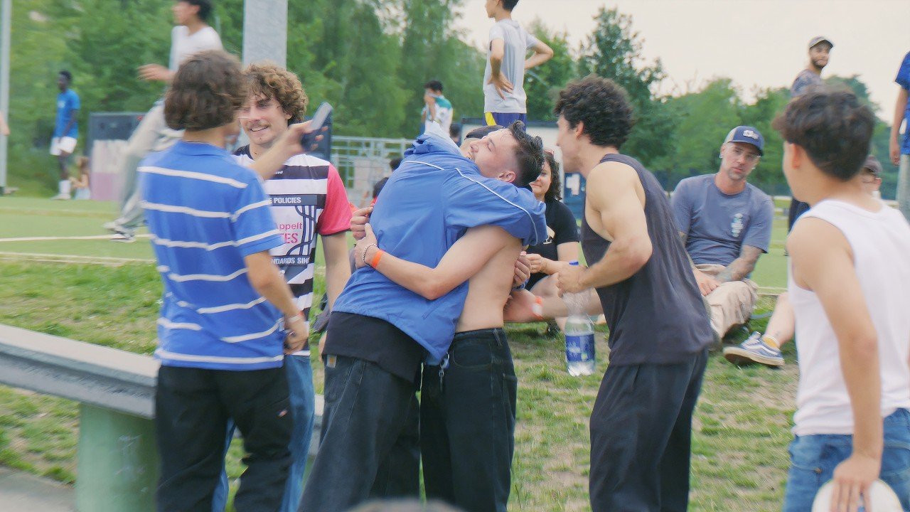 #skateboarding #skatelife #skate <br />Payday Bremen Part 2 landed hard at Ü-Park — this time with cash on the line and absolutely no room for chill.<br /><br />No big sponsors, no flashy production — just gnarly tricks, loose vibes, and skaters going all-in for chips they could trade for cash. The local crew came back swinging, with heavy hitters like Gino Körner (Bremen’s own) and Mika Möller throwing down alongside the rest of the Payday pack.<br /><br />No trophies, no rankings — just chips flying, tricks stomping, and that scrappy indie contest energy that actually means something.<br /><br />If you thought the first Payday was wild, this one's louder, sketchier, and even more unfiltered.<br /><br />Watch what happens when you swap medals for money and let the scene run the show.<br /><br />Hit play, and feel the scene live through every slam and every landing.<br /><br />If you haven’t seen Part One yet, go watch it here: https://youtu.be/Kyilh0PbwpU<br /><br />✅ Sub To The Channel For More Videos: https://youtube.com/doseskateboarding<br /><br />👉 Visit: http://doseskateboarding.com<br />👉 Follow: http://instagram.com/doseskateboarding/<br />👉 Twitter: https://twitter.com/doseskate<br />👉 TIKTOK https://www.tiktok.com/@doseskateboarding<br /><br />Subscribe to DOSE for more skate life videos.<br />For news about skateboarding every day, check out https://doseskateboarding.com/