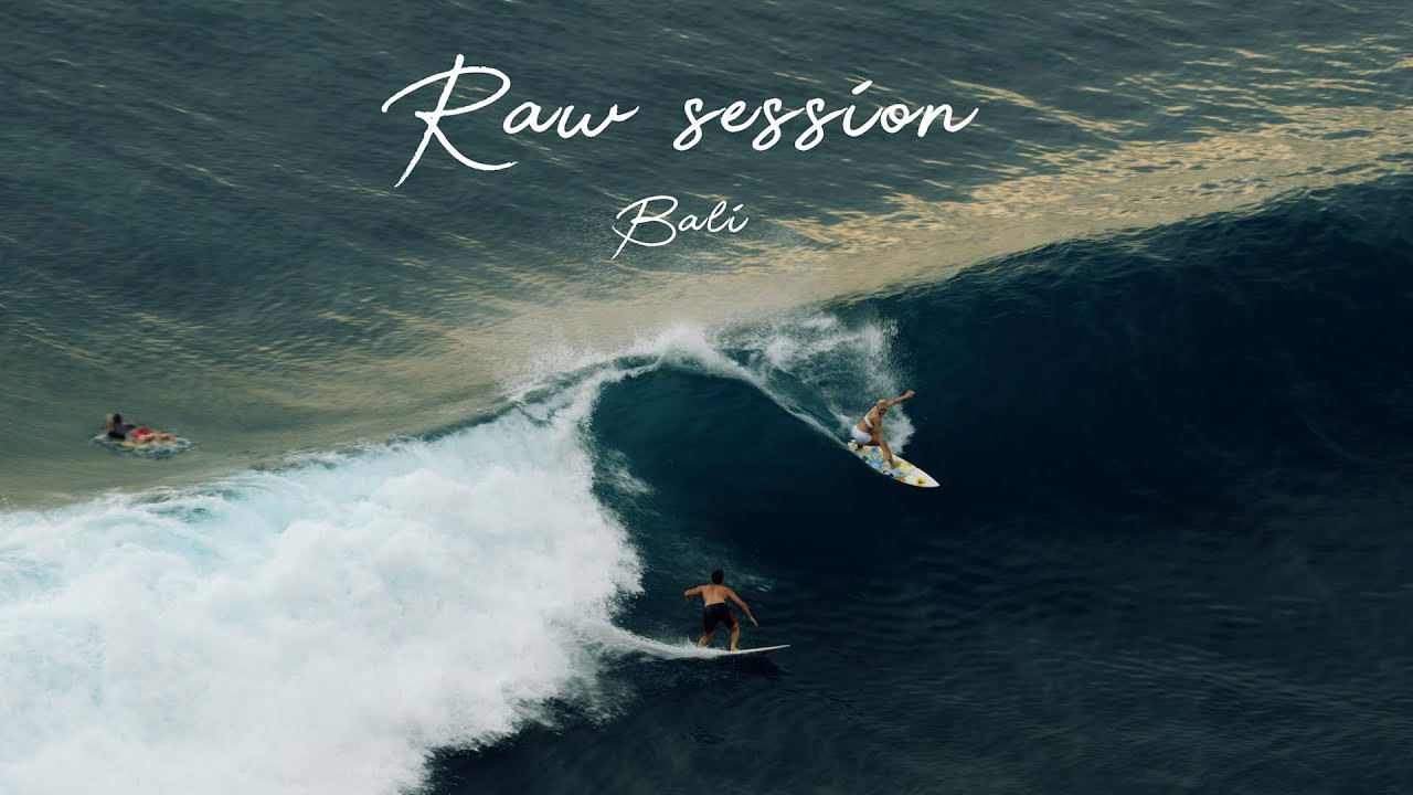 Mais uma session irada! Dessa vez em Bali!<br /> Filmado de cima do cliff! Só eu e Jesse na água praticamente, pegando altas ondas. manda um like se vocês gostaram! <br /><br /> Another sick session, this time in Bali!<br />Filmed from up on the cliff, with a super unique angle — it was pretty much just me and Jesse in the water, scoring perfect waves. Drop a like if you enjoy it!<br /><br />Film by: André Callado