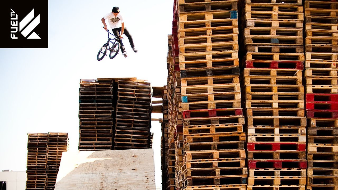 Recycle | Built To Shred | S3E5 <br /><br />Built To Shred believes in recycling and in this episode host Jeff King and the crew put their recyclables to the test. Paper, plastic, metal, pallets, and even bullets become recyclable building blocks when Built To Shred gets hold of them.<br /><br />🛹 Thanks for subscribing! 🛹 https://youtube.com/@fueltv?sub_confirmation=1<br /><br />Watch more at https://fuel.tv