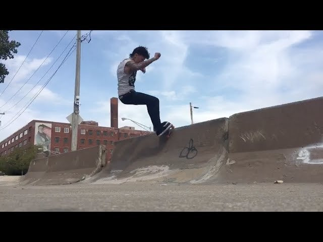 VOX Footwear Rider Greg Harbour breaks in a pair of The Crooks straight out of the box, grab a pair here: https://voxfootwear.myshopify.com/collections/the-crook