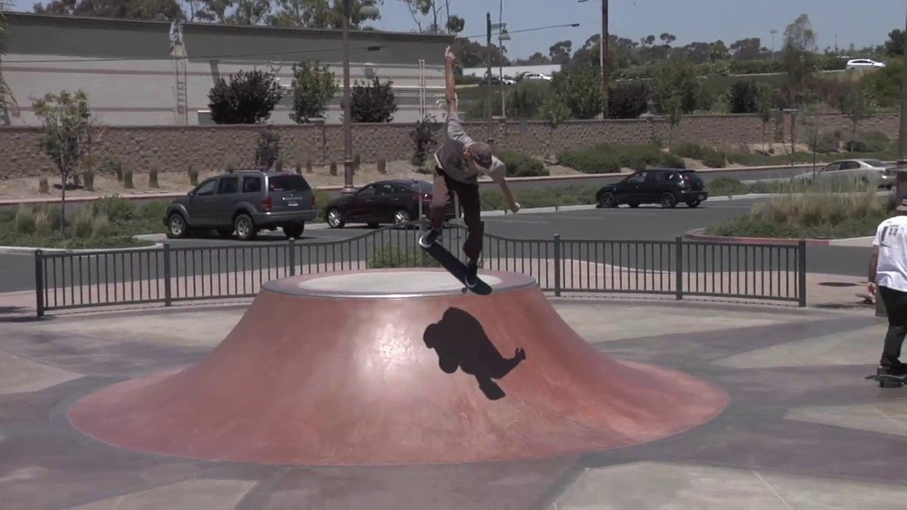 VOX Rider Andy Mack breaks in a pair of The Kruzer's at Poods Skatepark, pick up a pair here: https://voxfootwear.myshopify.com/collections/the-kruzer