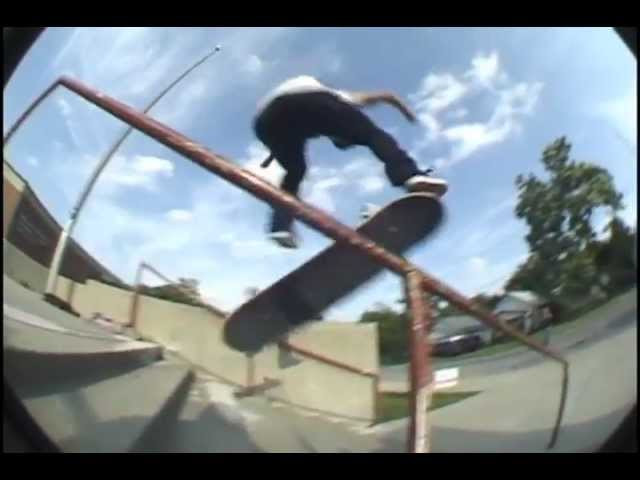 Vox flow rider Zach Doelling killing it in the new Kansas City Shuffle Video.