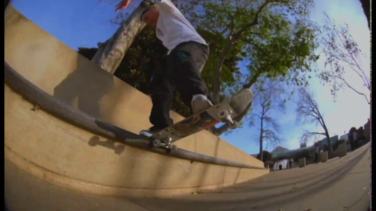 éS Team Rider, Shmatty ripping the streets of LA in the future classic éS Evant.<br /><br />https://www.esskateboarding.com/us/shop/footwear/evant-5101000171.html?dwvar_5101000171_color=170#start=10<br /><br />Shop here ^