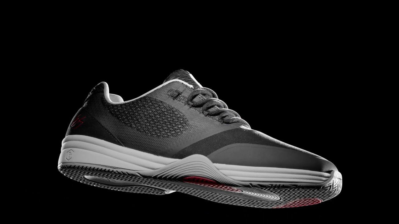 The éS SESLA is the ultimate shoe for taking your skateboarding to the next level. Here Diego Najera tests the SESLA in the STI Lab and in the streets. The SESLA is a very lightweight performance shoe that features: STI ENERGY™ FOAM that absorbs impacts and redirects energy upwards; THERMOTHANE ® toe cap that increases durability and provides the ultimate flick; DUAL LACING that provides beautiful options for lace protection. Check the #eS_SESLA out at your local skate shop or www.eSskateboarding.com