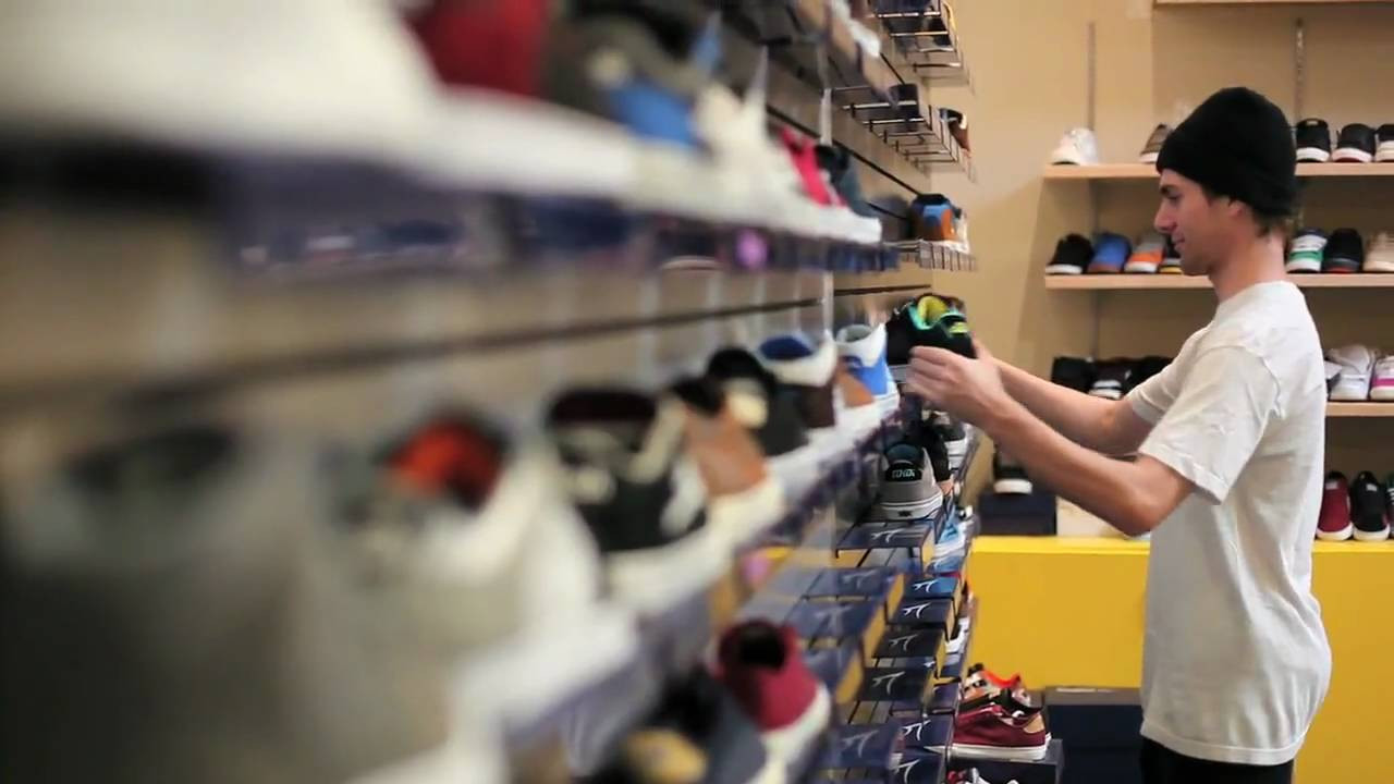 Mo Knows<br /> Lakai Limited Footwear Commercial<br /> <br /> starring<br /> Mike Mo Capaldi<br /> Brandon Biebel<br /> Danny Brady<br /> Marc Johnson<br /> Mike Carroll<br /> Jesus Fernandez<br /> Jeff Lenoce<br /> Guy Mariano<br /> Rick Howard<br /> Scott Johnston<br /> <br /> directed by<br /> Federico Vitetta<br /> <br /> special thanks to<br /> Lakai team<br /> Johannes Gamble<br /> Aaaron Meza<br /> Kelly Bird<br /> Oliver Barton<br /> Alberto Bof<br /> Federico Pazzi<br /> <br /> www.lakai.com<br /> <br /> www.crailtap.com