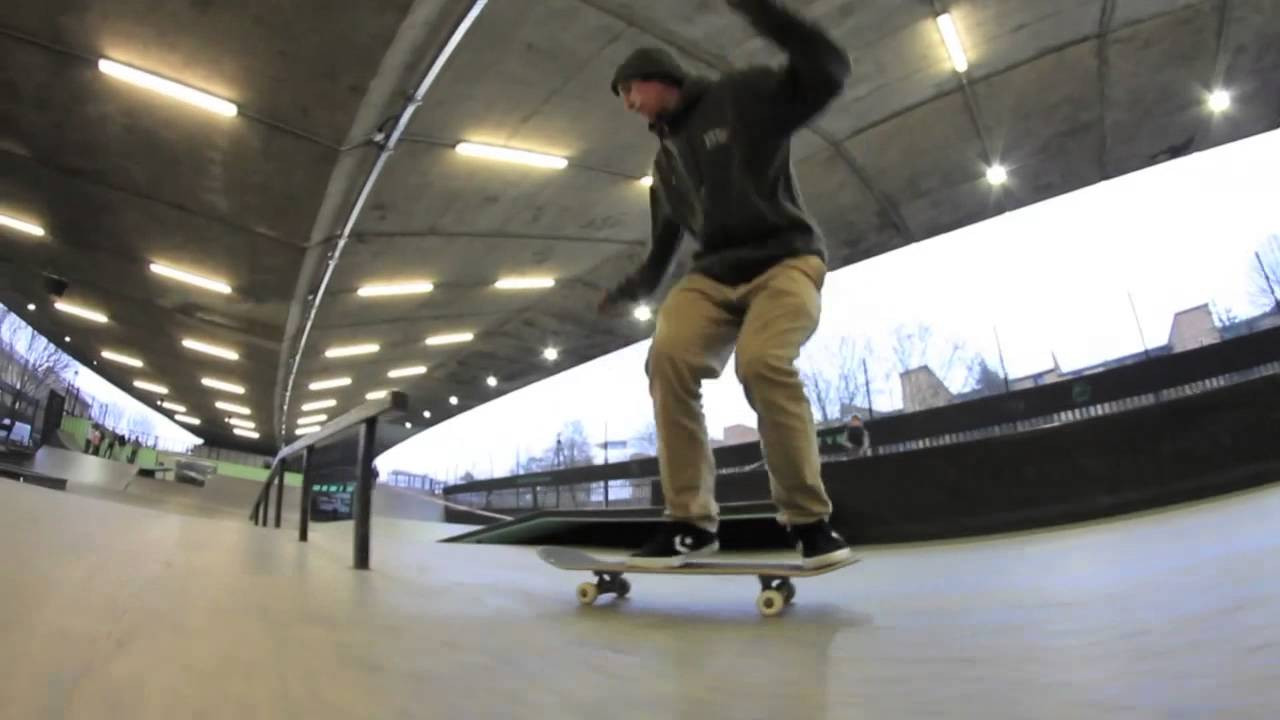 Trying to get out on the streets in February in England can be a hard task. some days, it just won't happen and to get a skate you need to go undercover.<br /> Volcom UK rider, Harry Lintell spent a couple of hours at Bay Sixty6 working on some tricks new and old.<br /> Enjoy.<br /> Volcom Stone-Age | Inspired and Design for Skateboarding<br /> volcomeurope.com/stoneage<br /> <br /> - Music -<br /> Song: "Sweet Lil Thing"<br /> Artist: Radio Moscow<br /> Release: Volcom Ent. Vinyl Club 0031<br /> 7" Vinyl: https://store.volcoment.com/item/188420