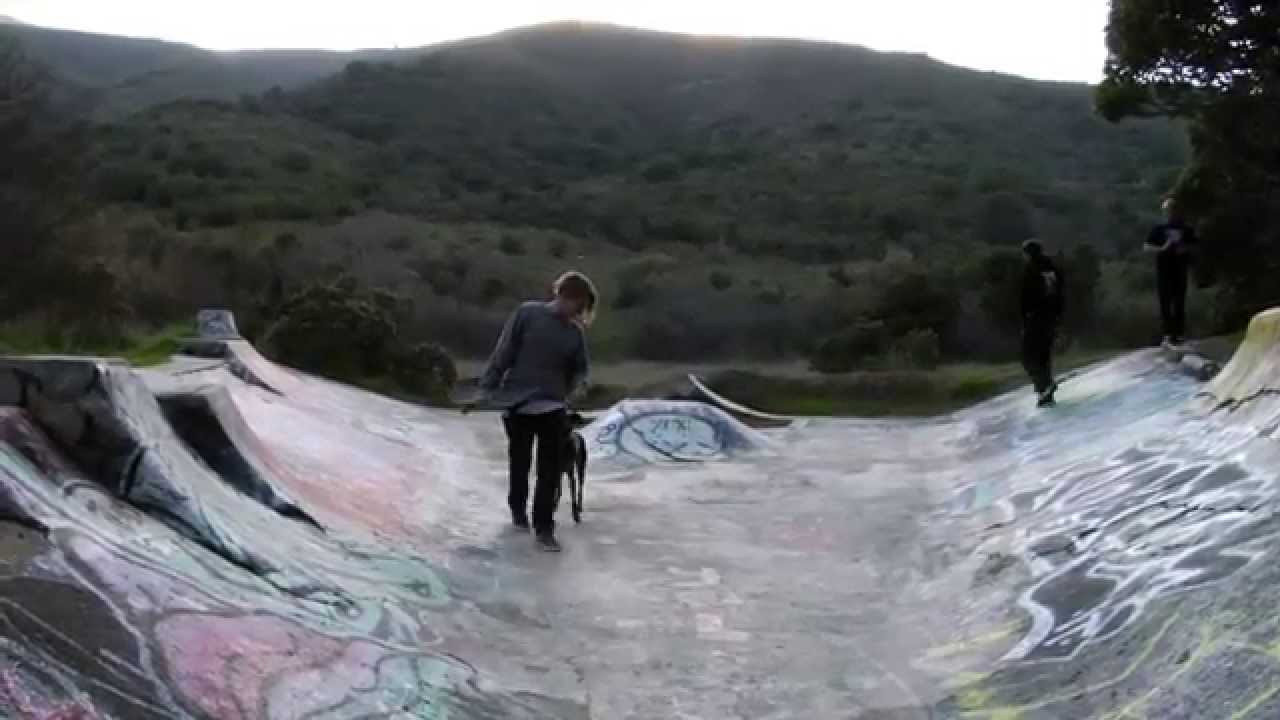 Brian Anderson & Elissa Steamer have been friends for nearly 20 years now. So time to join forces on that brand level. Go to http://fourstarclothing.com/collections/fourstar-x-gnarhunters<br />to see the threads.