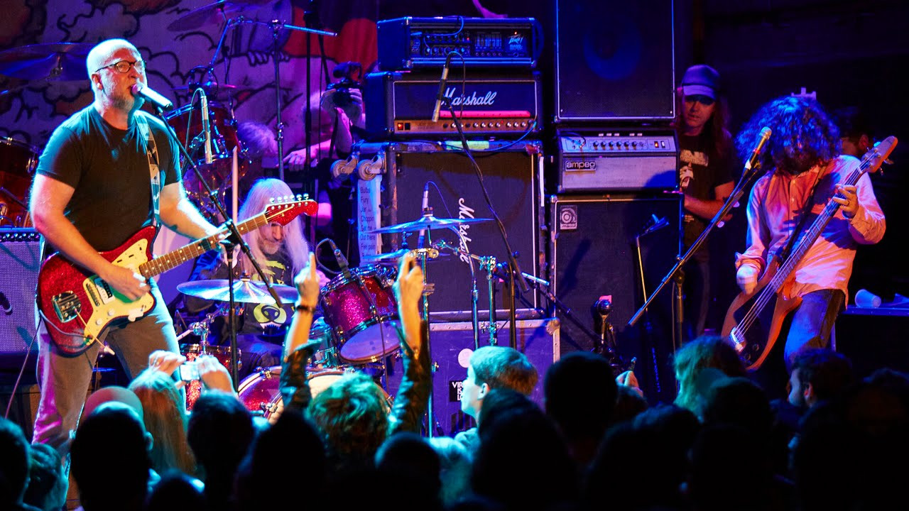 DC is proud to present Dinosaur Jr. celebrating 30 years since the release of their debut album, “Dinosaur,” with a seven-night run of shows at The Bowery Ballroom in New York City. The band is performing their debut album in its entirety each night followed by a set of songs from across their catalog, with very special guests sitting in each night.<br /><br />Watch "Freak Scene" featuring Bob Mould of Hüsker Dü from their 1988 album Bug, recorded on December 6th, night four of their seven day, sold out residency at the Bowery Ballroom.<br /><br />For more visit:<br />http://DCShoes.com/DinosaurJr<br />http://Facebook.com/DCShoes<br />http://Twitter.com/DCShoes<br />http://Instagram.com/DCShoes